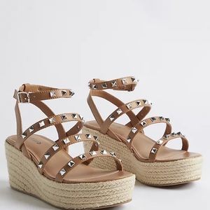 NWT Torrid STUDDED GLADIATOR FLATFORM